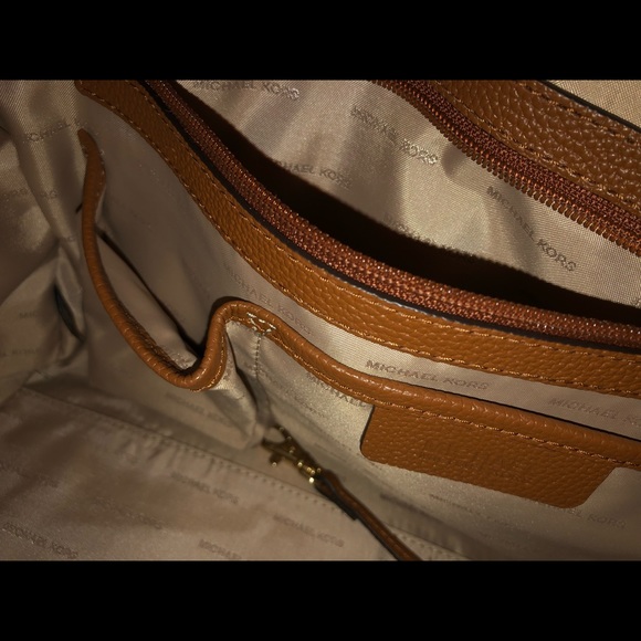 Michael Kors Medium Satchel Crossbody - Picture 5 of 7